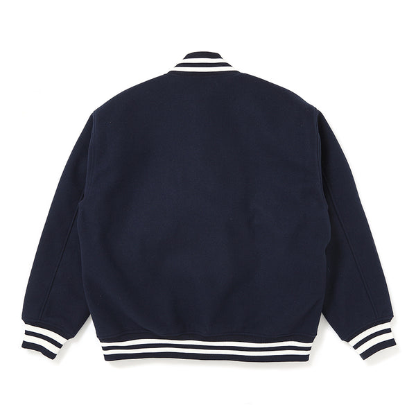 【CHALLENGER|チャレンジャー】LOGO MELTON STADIUM JACKET(NAVY)
フロントにブランドロゴを配したスタジアムジャケットになります。
アメリカフロリダ州に本社を置くFanaticsボディを使用しています。
品番:CLG-JK 026-013
