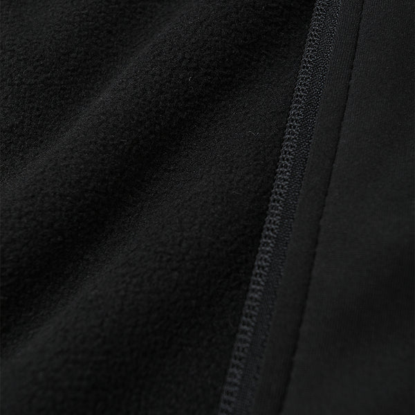 CHALLENGER|チャレンジャー LOGO ZIP UP WARM CORE
左胸にオーバルロゴプリント入りのポリエステルジャージトップ。
ゆったりとしたリラックスシルエットになります。
品番:CLG-CS 026-009