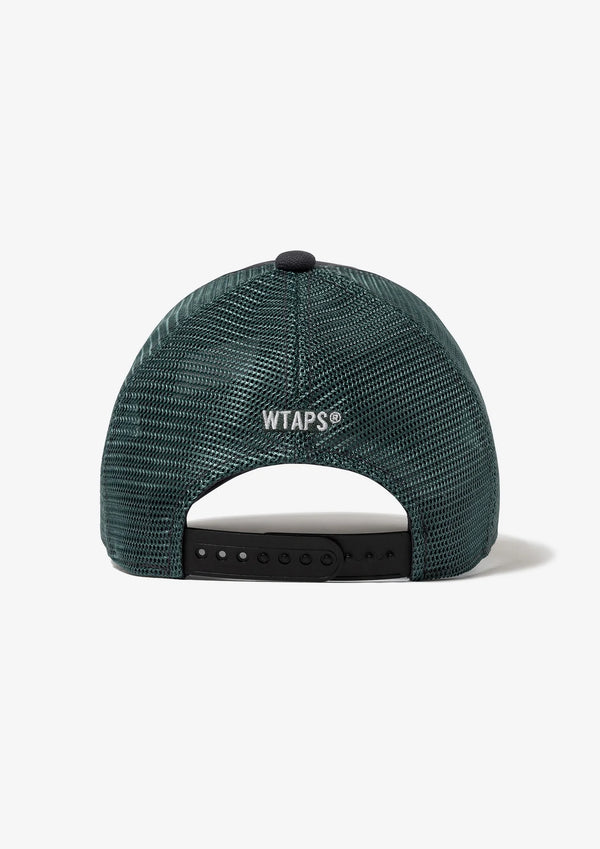 【WTAPS|ダブルタップス】T-6M 03 / CAP / COTTON. CNVS. MESH (CHARCOAL)
バイザーとフロントパネルにストーンバイオ加工を施したキャンバス生地、サイドとバックパネルにメッシュ生地を使用した、ミッドクラウンタイプの6パネルボールキャップ。
フロントにブランドネーム、バックに刺繍モチーフを配置。
スナップバックのアジャスターで調節可能。
SIZE :ONE SIZE
FABRIC:コットン 100%
品番:262HCDT-HT07