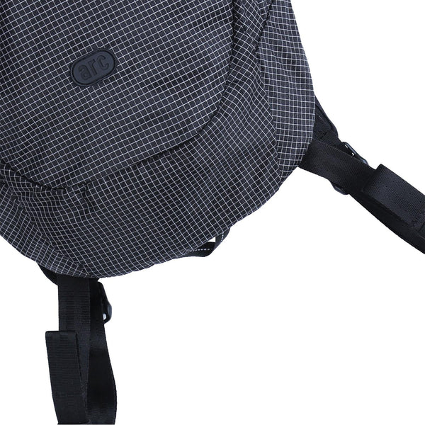 【ARC|エーアールシー】UL FLAT BACKPACK 6L/ULフラットバックパック6L(BLACK X33 - GRID) - STREAM【ARC|エーアールシー】UL FLAT BACKPACK 6L/ULフラットバックパック6L(BLACK X33 - GRID)STREAMBLACK(X33 - GRID)ONE SIZE