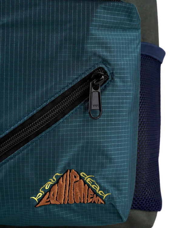 【BRAIN DEAD | ブレインデッド】EQUIPMENT DAYPACK/イクウィップメントデイパック(STEEL) - STREAM【BRAIN DEAD | ブレインデッド】EQUIPMENT DAYPACK/イクウィップメントデイパック(STEEL)STREAMONE SIZE