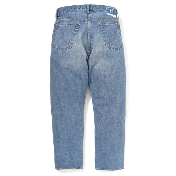 【CHALLENGER|チャレンジャー】CHALLENGER/CLASSIC DENIM PANTS
ユーズド加工が施されたCLASSIC DENIM PANTS。
セルヴィッジデニムを使いゆとりがあるリラックスシルエットになります。
ボタンはオリジナルボタンを使用しています。
品番:CLG-PT 026-011