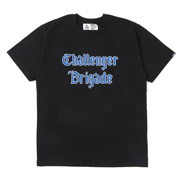 【CHALLENGER|チャレンジャー】CLASSIC LOGO TEE|クラッシックロゴTEE(WHITE,BLACK) - STREAM【CHALLENGER|チャレンジャー】CLASSIC LOGO TEE|クラッシックロゴTEE(WHITE,BLACK)STREAMBLACKM