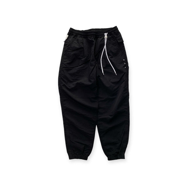 【迷迭香|マンネンロウ】NYLON HARVEST TRAINER/ナイロンハーベストトレーナー(GRY ライトグレー,DNM デニム,DGR ダークグレー,BLK ブラック) - STREAM【迷迭香|マンネンロウ】NYLON HARVEST TRAINER/ナイロンハーベストトレーナー(GRY ライトグレー,DNM デニム,DGR ダークグレー,BLK ブラック)STREAMBLACK0(XS)