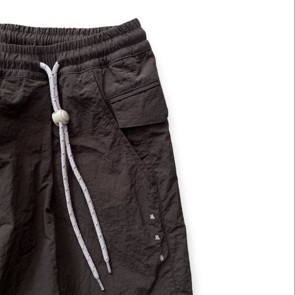 【迷迭香|マンネンロウ】NYLON HARVEST TRAINER/ナイロンハーベストトレーナー(GRY ライトグレー,DNM デニム,DGR ダークグレー,BLK ブラック) - STREAM【迷迭香|マンネンロウ】NYLON HARVEST TRAINER/ナイロンハーベストトレーナー(GRY ライトグレー,DNM デニム,DGR ダークグレー,BLK ブラック)STREAMDARK GREY0(XS)