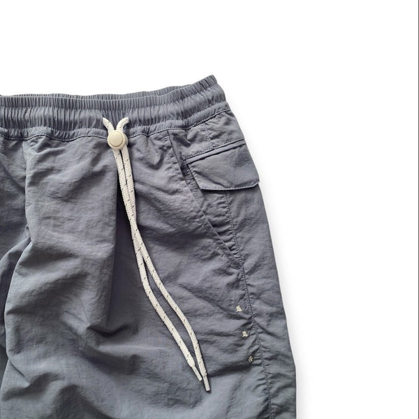 【迷迭香|マンネンロウ】NYLON HARVEST TRAINER/ナイロンハーベストトレーナー(GRY ライトグレー,DNM デニム,DGR ダークグレー,BLK ブラック) - STREAM【迷迭香|マンネンロウ】NYLON HARVEST TRAINER/ナイロンハーベストトレーナー(GRY ライトグレー,DNM デニム,DGR ダークグレー,BLK ブラック)STREAMDENIM0(XS)