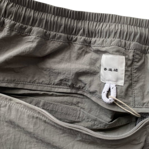 【迷迭香|マンネンロウ】NYLON HARVEST TRAINER/ナイロンハーベストトレーナー(GRY ライトグレー,DNM デニム,DGR ダークグレー,BLK ブラック) - STREAM【迷迭香|マンネンロウ】NYLON HARVEST TRAINER/ナイロンハーベストトレーナー(GRY ライトグレー,DNM デニム,DGR ダークグレー,BLK ブラック)STREAMLIGHT GREY0(XS)