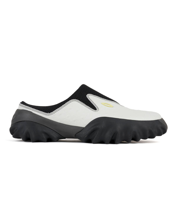 【OAKLEY FACTORY TEAM | オークリーファクトリーチーム】OSTRICH CHOP SAW MULE/オーストリッチチョップソウミュール(WHITE) - STREAM【OAKLEY FACTORY TEAM | オークリーファクトリーチーム】OSTRICH CHOP SAW MULE/オーストリッチチョップソウミュール(WHITE)STREAM26.0cm