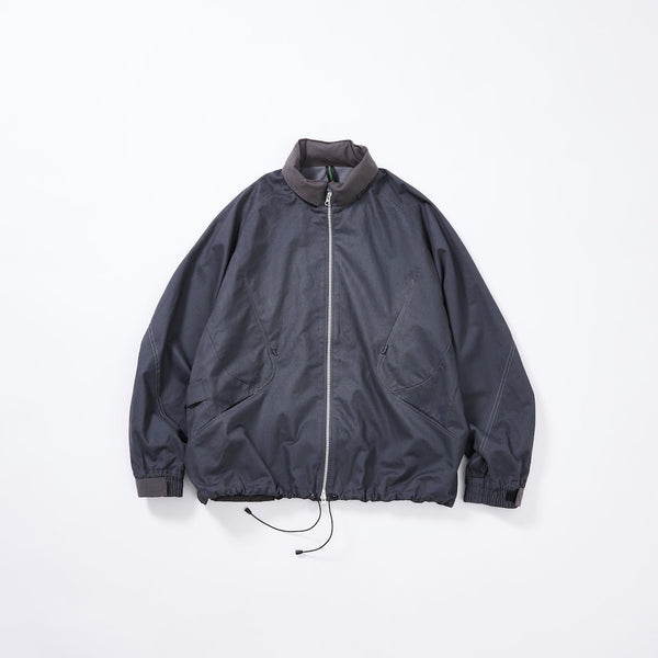 【RAJABROOKE | ラジャブルック】KERJA JACKET REDESIGN/ケルジャジャケット リデザイン(CEMENT) - STREAM【RAJABROOKE | ラジャブルック】KERJA JACKET REDESIGN/ケルジャジャケット リデザイン(CEMENT)STREAMS