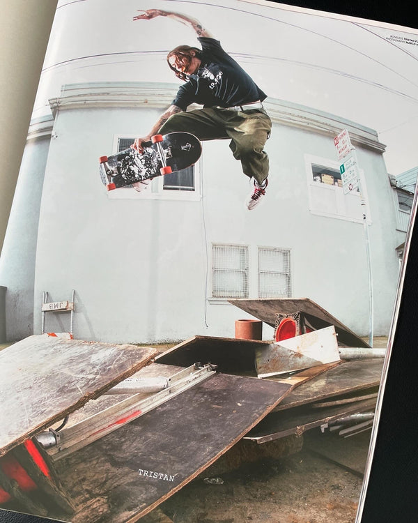 SNEEZE N°AJ1 SUMMER 2024 "the jumpman issue" - STREAMSNEEZE N°AJ1 SUMMER 2024 "the jumpman issue"STREAMONE SIZE