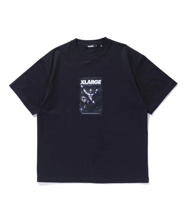 【X - LARGE|エクストララージ】ACTION FIGURE S/S TEE(WHITE , BLACK . LT,BLUE) - STREAM【X - LARGE|エクストララージ】ACTION FIGURE S/S TEE(WHITE , BLACK . LT,BLUE)STREAMBLACKM