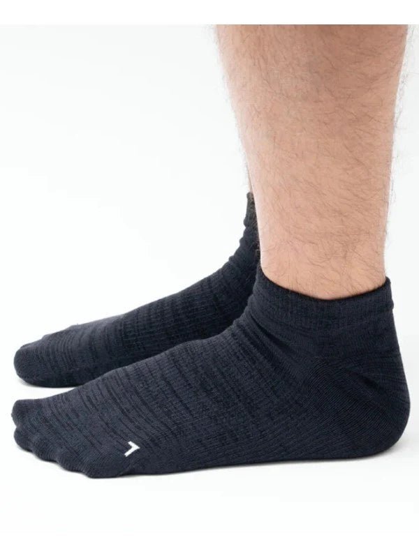 【YUBI SOCKS|ユビ ソックス】NATURAL SHAPE MINI CREW AXIO WOOL/ナチュラルシャープミニクルーアクシオウール(BLACK) - STREAM【YUBI SOCKS|ユビ ソックス】NATURAL SHAPE MINI CREW AXIO WOOL/ナチュラルシャープミニクルーアクシオウール(BLACK)STREAMBLACKM