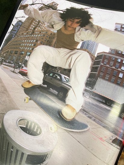 SNEEZE N°48 "the no cap issue" - STREAMSNEEZE N°48 "the no cap issue"STREAM