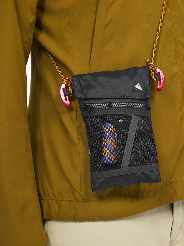 【KLATTERMUSEN|クレッタルムーセン】ALGIR LANYARD POCKET(OLIVE , PURPLE DOVE , PUTTY GREY , RAVEN) 26FW 正規取扱店舗 公式オンライン通販 島根 松江 アルギア ランヤードポケット サコッシュ
