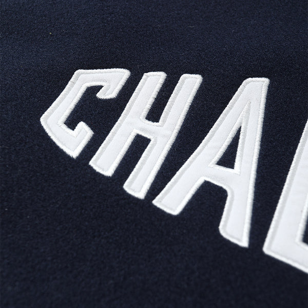 【CHALLENGER|チャレンジャー】LOGO MELTON STADIUM JACKET(NAVY)
フロントにブランドロゴを配したスタジアムジャケットになります。
アメリカフロリダ州に本社を置くFanaticsボディを使用しています。
品番:CLG-JK 026-013