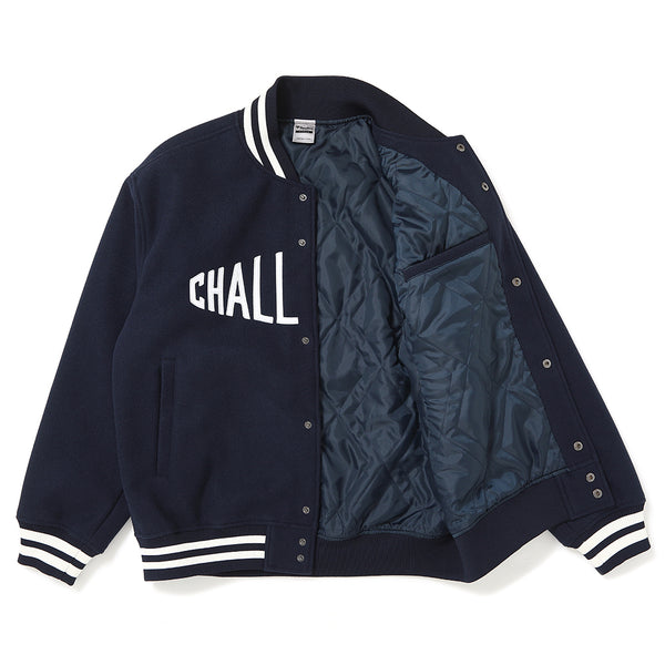 【CHALLENGER|チャレンジャー】LOGO MELTON STADIUM JACKET(NAVY)
フロントにブランドロゴを配したスタジアムジャケットになります。
アメリカフロリダ州に本社を置くFanaticsボディを使用しています。
品番:CLG-JK 026-013