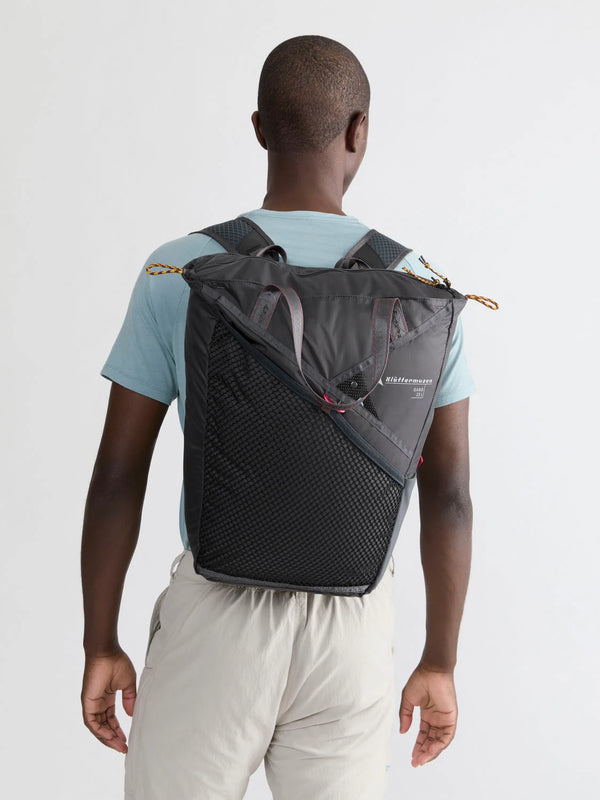 【KLATTERMUSEN|クレッタルムーセン】GAND BAG 23L(DARK TEAL , RAVEN) 正規取扱店舗 公式オンライン通販 島根 松江 26FW パッカブル可能な軽量デイリートート ガンド バッグ 23L リュック トートバッグ 