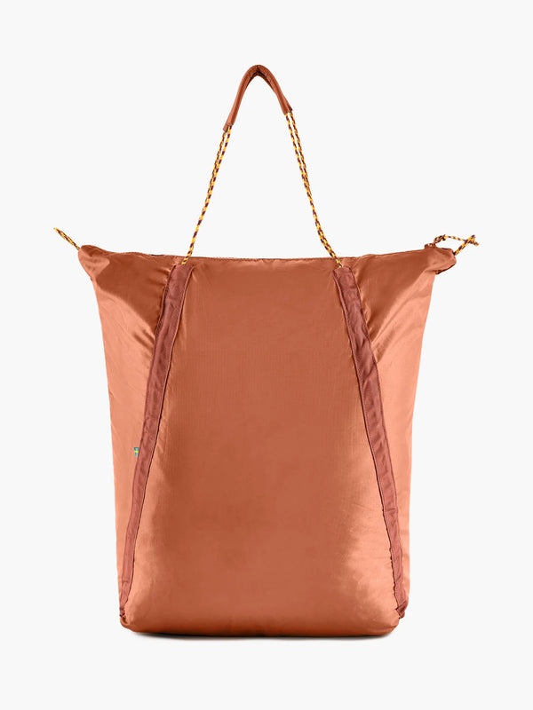 【KLATTERMUSEN|クレッタルムーセン】GEBO BAG 23L(PURULE DOVE , CLOUD BERRY , RAVEN) 正規取扱店舗 公式オンライン通販 島根 松江 26FW ジェボ 23L ベストセラー ライトウェイト トートバッグ 