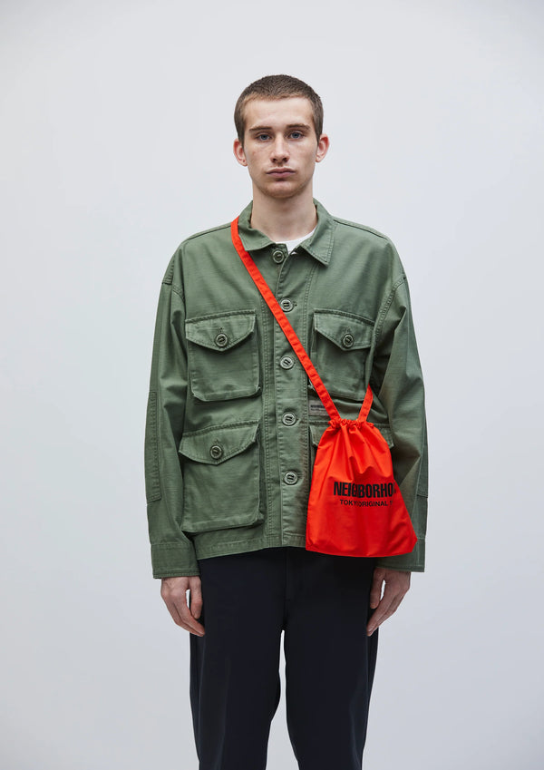 【NEIGHBORHOOD|ネイバーフッド】LOGO DRAWSTRING SHOULDER BAG/ロゴドローストリングショルダーバッグ (ORANGE)