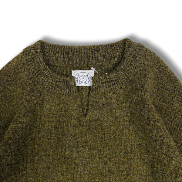 【PAJA STUDIO|パハ スタジオ】SEPARATE POCKET SWEATER/セパレイトポケットセーター(KHAKI)正規取扱店舗 公式オンライン通販 島根 松江 26FW ニット シェットランドウール