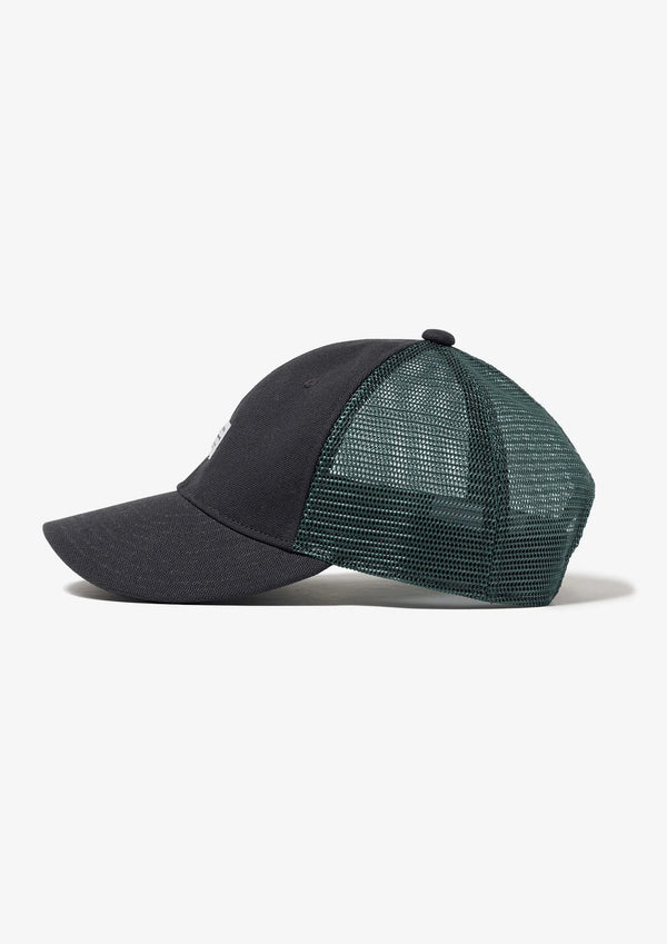 【【WTAPS|ダブルタップス】T-6M 03 / CAP / COTTON. CNVS. MESH (CHARCOAL)
バイザーとフロントパネルにストーンバイオ加工を施したキャンバス生地、サイドとバックパネルにメッシュ生地を使用した、ミッドクラウンタイプの6パネルボールキャップ。
フロントにブランドネーム、バックに刺繍モチーフを配置。
スナップバックのアジャスターで調節可能。

SIZE :ONE SIZE
FABRIC:コットン 100%
品番:262HCDT-HT07