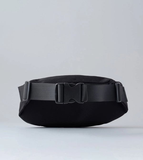 BURIC NYLON BODY BAG
COLOR:BLACK