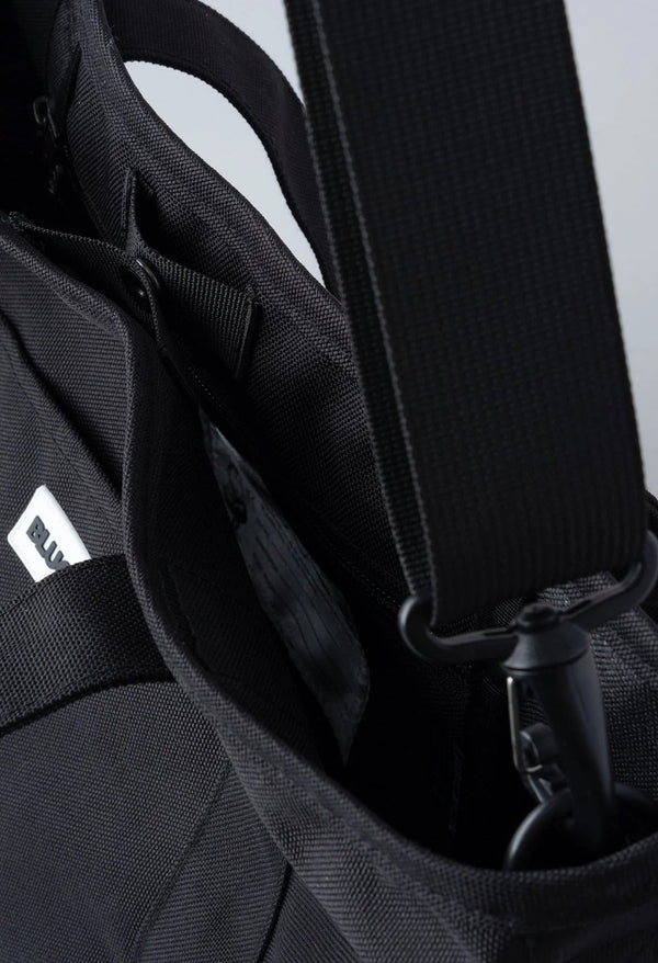BURIC NYLON TOTE BAG
COLOR:BLACK