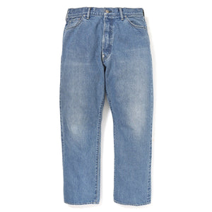 
【CHALLENGER|チャレンジャー】CHALLENGER/CLASSIC DENIM PANTS
ユーズド加工が施されたCLASSIC DENIM PANTS。
セルヴィッジデニムを使いゆとりがあるリラックスシルエットになります。
ボタンはオリジナルボタンを使用しています。
品番:CLG-PT 026-011
