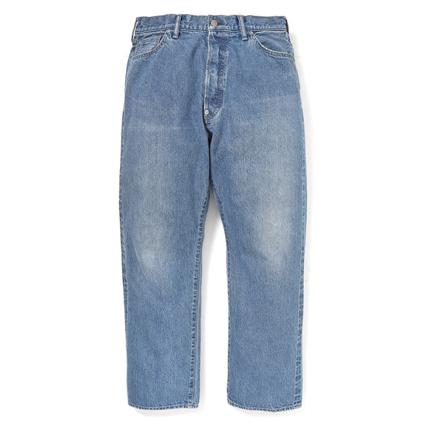 
【CHALLENGER|チャレンジャー】CHALLENGER/CLASSIC DENIM PANTS
ユーズド加工が施されたCLASSIC DENIM PANTS。
セルヴィッジデニムを使いゆとりがあるリラックスシルエットになります。
ボタンはオリジナルボタンを使用しています。
品番:CLG-PT 026-011
