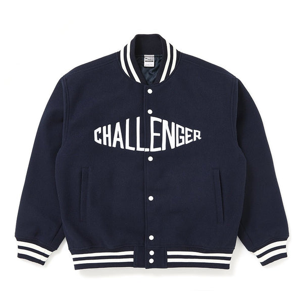 【CHALLENGER|チャレンジャー】LOGO MELTON STADIUM JACKET(NAVY)
フロントにブランドロゴを配したスタジアムジャケットになります。
アメリカフロリダ州に本社を置くFanaticsボディを使用しています。
品番:CLG-JK 026-013