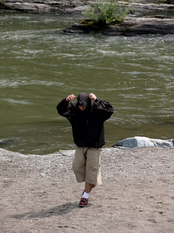 【SEDAN ALL - PURPOSE|セダンオールパーパス】SUPER LIGHT ANORAK/スーパーライトアノラック(BLACK) - STREAM【SEDAN ALL - PURPOSE|セダンオールパーパス】SUPER LIGHT ANORAK/スーパーライトアノラック(BLACK)STREAMM