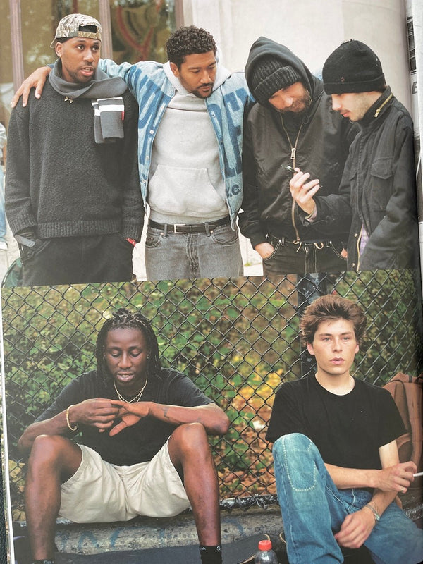 SNEEZE N°61 SUMMER 2024"the violet issue" - STREAMSNEEZE N°61 SUMMER 2024"the violet issue"STREAMONE SIZE