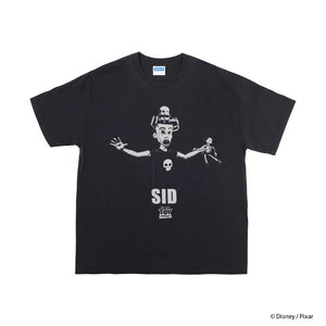 【VARIEGATOR|ヴァリゲーター】SID PHILLIP SURPRISED TEE/シドフィリップサプライズドティー(BLACK) - STREAM【VARIEGATOR|ヴァリゲーター】SID PHILLIP SURPRISED TEE/シドフィリップサプライズドティー(BLACK)STREAMBLACKS