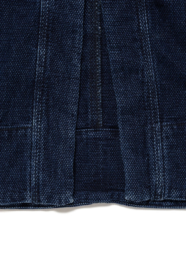 【WTAPS|ダブルタップス】DOU / JACKET / COTTON. DENIM. SASHIKO
ストーンバイオ加工を施したヘビークロスのガウン型ジャケット。
染めによる独特なインクネイビーとナチュラルな凹凸感が特徴。
袖口にモチーフを配したスラブローン生地の切り替え。
表情の異なるファブリックを組み合わせ二次元的な造りにコントラストを効かせた仕上がり。
バックにプリントモチーフを配置。
FABRIC:コットン100%
品番:262WVDT-JKM02