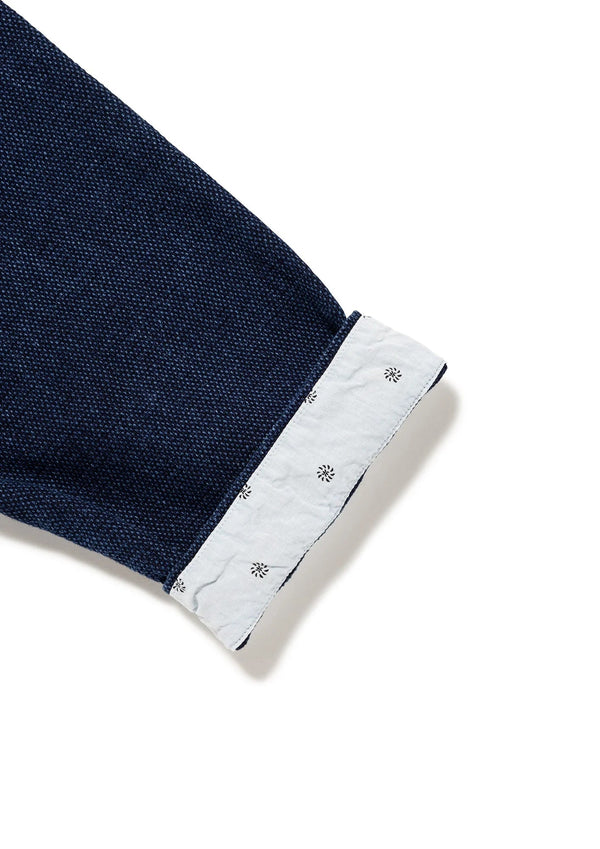 【WTAPS|ダブルタップス】DOU / JACKET / COTTON. DENIM. SASHIKO
ストーンバイオ加工を施したヘビークロスのガウン型ジャケット。
染めによる独特なインクネイビーとナチュラルな凹凸感が特徴。
袖口にモチーフを配したスラブローン生地の切り替え。
表情の異なるファブリックを組み合わせ二次元的な造りにコントラストを効かせた仕上がり。
バックにプリントモチーフを配置。
FABRIC:コットン100%
品番:262WVDT-JKM02