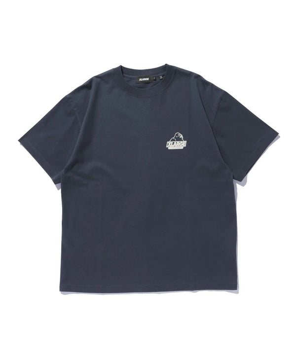 【X - LARGE|エクストララージ】BACKSIDE OG S/S TEE/バックサイド OG S/Sティー(NAVY , BLACK) - STREAM【X - LARGE|エクストララージ】BACKSIDE OG S/S TEE/バックサイド OG S/Sティー(NAVY , BLACK)STREAMNAVYM