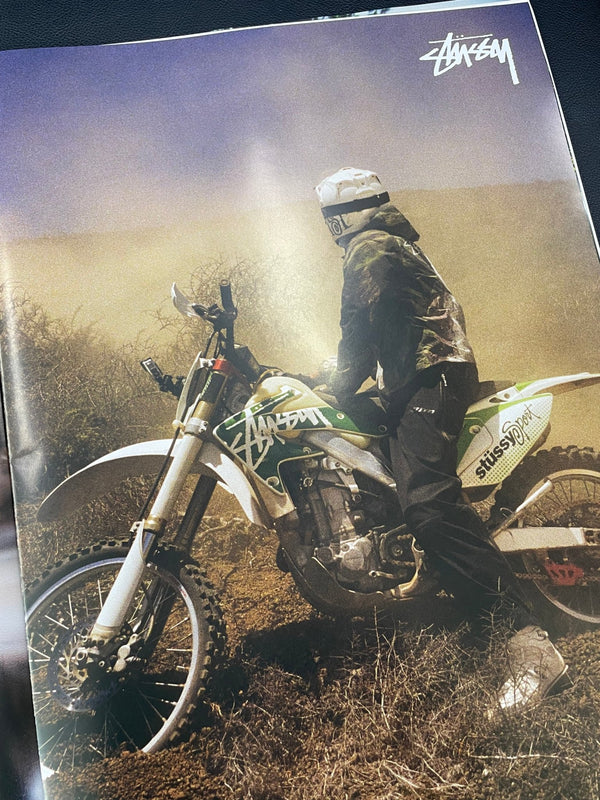 SNEEZE N°54 FALL 2022 "the protection issue" - STREAMSNEEZE N°54 FALL 2022 "the protection issue"STREAM